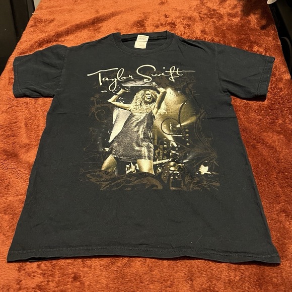 Taylor Swift Other - Vintage Taylor Swift T Shirt 2009 Fearless Tour Sz S Country Music Swifties Rare